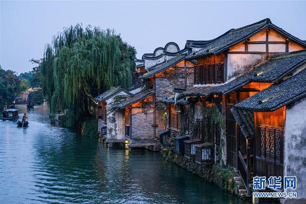 【黑瓜網-每日大賽在線】串場詞 公司團建年會走秀