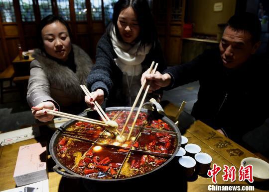 【91吃瓜網站】馮提莫再次被噴上熱搜